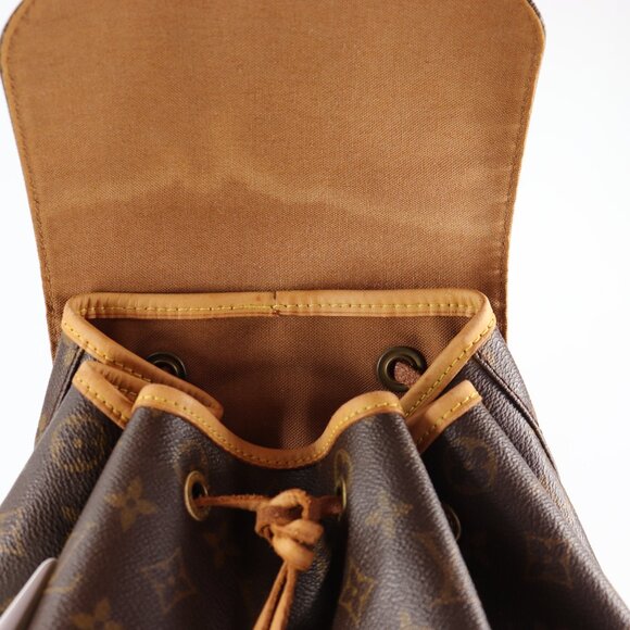 Louis Vuitton Montsouris GM Monogram - Picture 10 of 16